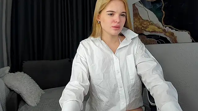 bella xx   online show from 10/31/25, 03:07