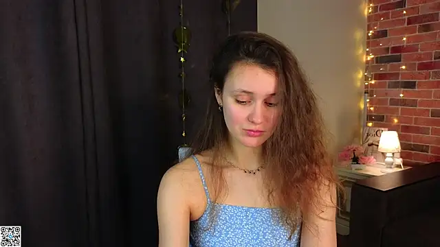 Snapshot of FoxFever chatting on 02/15/26, 07:51 FoxFever online show from 02/15/26, 07:51