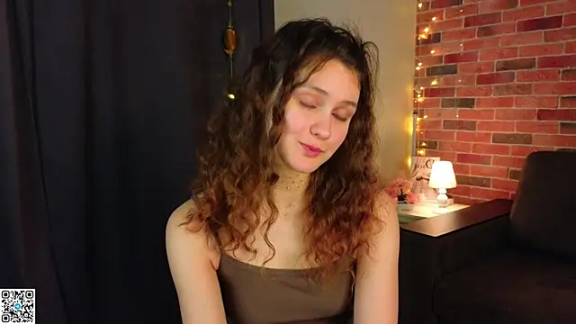 Snapshot of FoxFever chatting on 02/16/26, 05:14 FoxFever online show from 02/16/26, 05:14