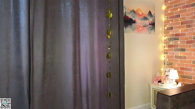 Snapshot of FoxFever chatting on 02/20/26, 06:26 FoxFever online show from 02/20/26, 06:26