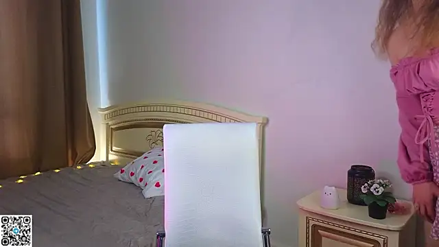 Snapshot of FoxFever chatting on 03/04/26, 05:13 FoxFever online show from 03/04/26, 05:13