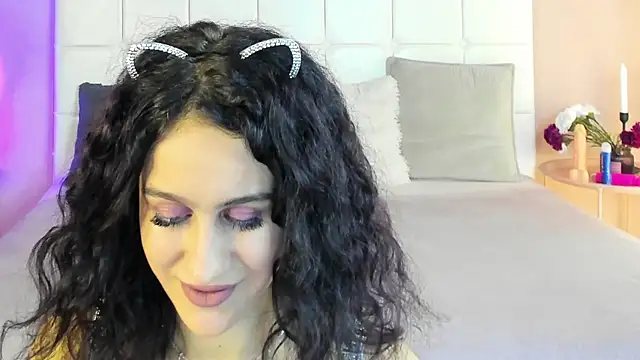 IzieCarter online show from 10/24/25, 07:21