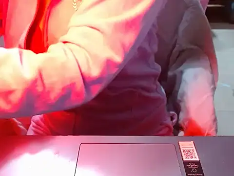 Snapshot of sonali_hotty chatting on 12/18/25, 05:57 sonali hotty online show from 12/18/25, 05:57