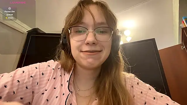 JuneCooper online show from 10/24/25, 08:22