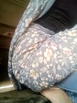 Snapshot of M-MAYA chatting on 11/28/25, 04:59 M-MAYA online show from 11/28/25, 04:59