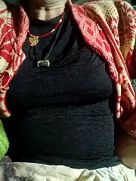 Snapshot of M-MAYA chatting on 11/28/25, 05:15 M-MAYA online show from 11/28/25, 05:15