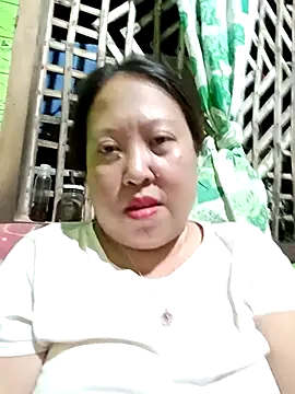 Snapshot of lovenaya chatting on 10/16/25, 02:18 lovenaya online show from 10/16/25, 02:18