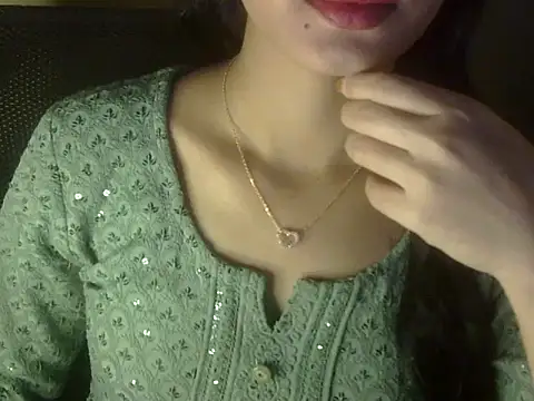 Snapshot of Shezi_N chatting on 02/17/26, 03:08 Shezi N online show from 02/17/26, 03:08