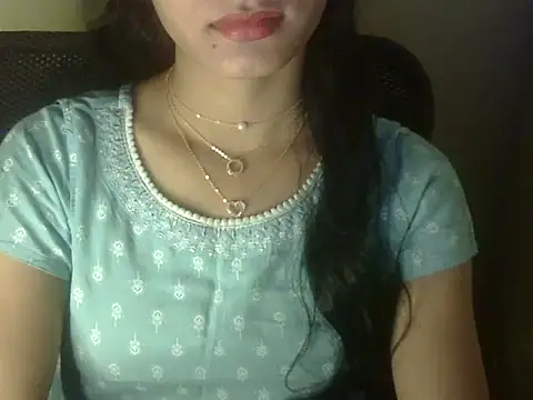 Snapshot of Shezi_N chatting on 02/19/26, 04:58 Shezi N online show from 02/19/26, 04:58