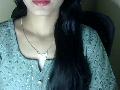 Snapshot of Shezi_N chatting on 03/02/26, 03:19 Shezi N online show from 03/02/26, 03:19