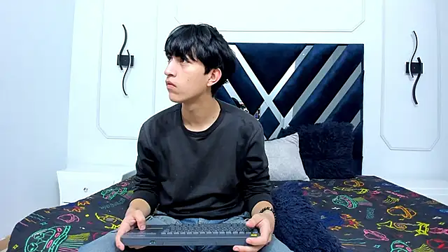 hoot booys  online show from 11/29/25, 08:01