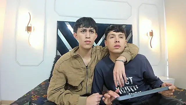 hoot booys  online show from 12/22/25, 11:29