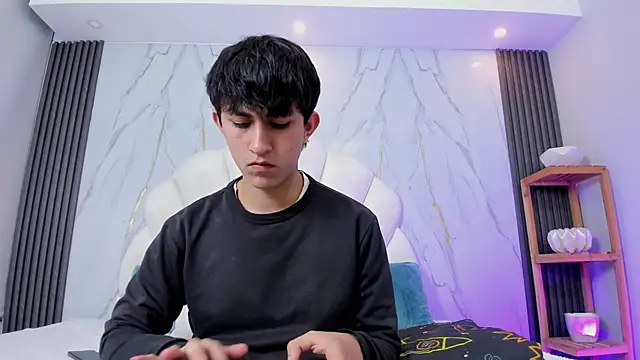 hoot booys  online show from 04/18/26, 08:42