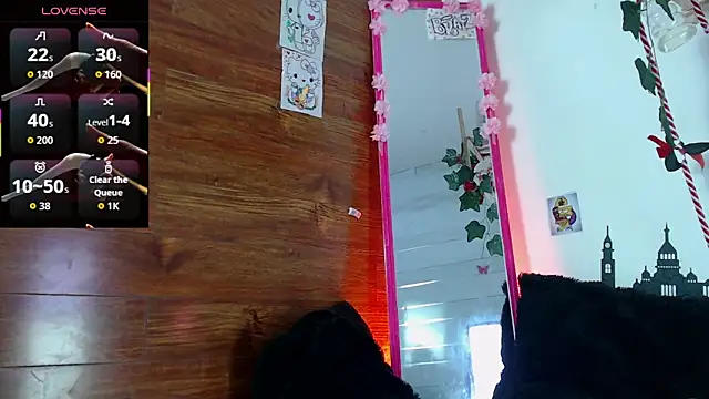 petite coral online show from 04/11/26, 04:17