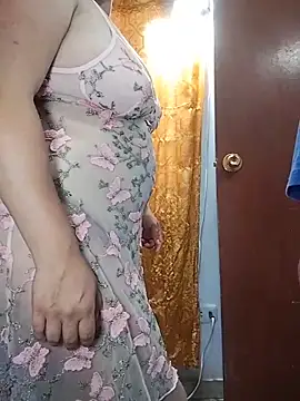 laurita goloza39 online show from 12/15/25, 05:28