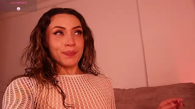 lara bombshelll online show from 10/26/25, 11:42