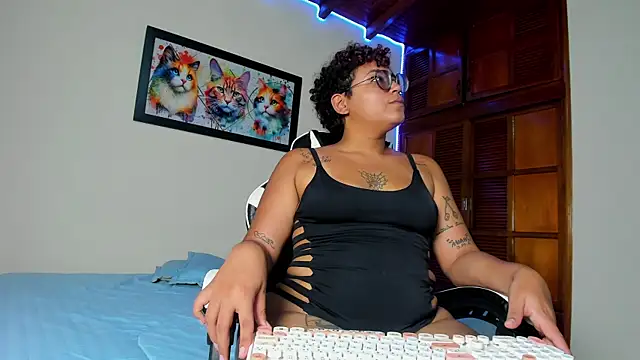 bellota smitt online show from 10/17/25, 07:16