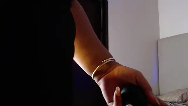 miel alisha online show from 04/12/26, 01:38