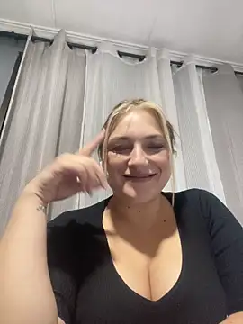Snapshot of tumamifavvv9 chatting on 10/16/25, 08:32 tumamifavvv9 online show from 10/16/25, 08:32