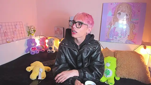 Strawberry Kitty  online show from 11/05/25, 01:44