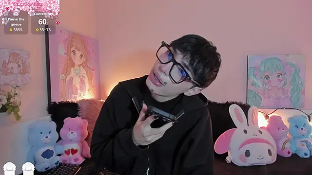 Strawberry Kitty  online show from 02/06/26, 03:55