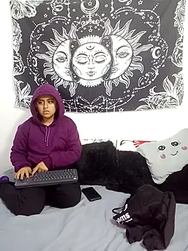 emily n abby online show from 11/08/25, 12:27