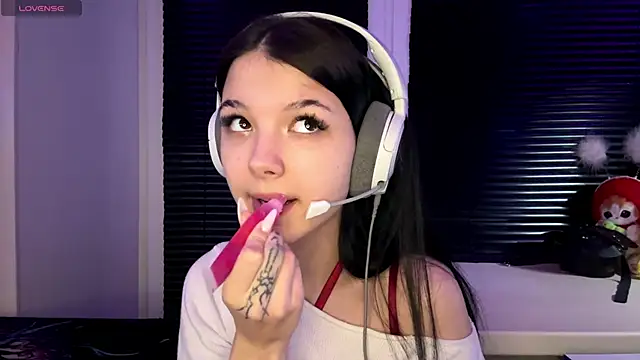 HanaMantanaDell online show from 11/27/25, 03:03