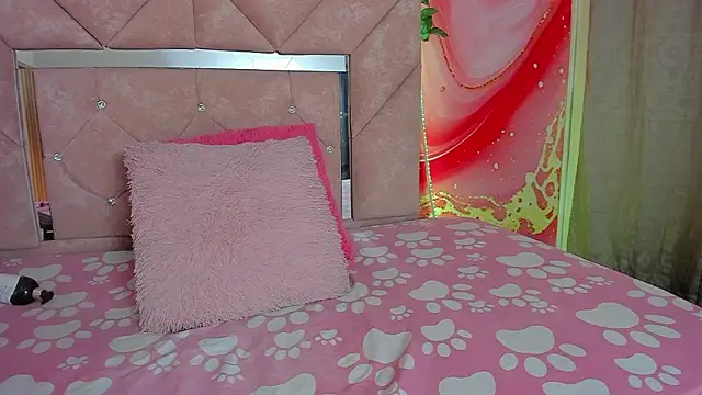 mia  blaze   online show from 02/12/26, 03:01