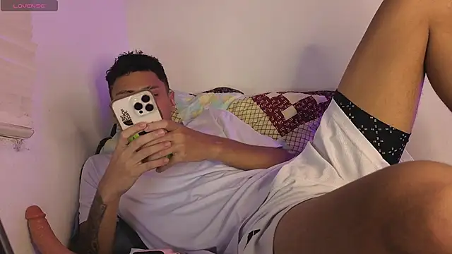 Snapshot of Anto_Jasro chatting on 11/29/25, 01:08 Anto Jasro online show from 11/29/25, 01:08