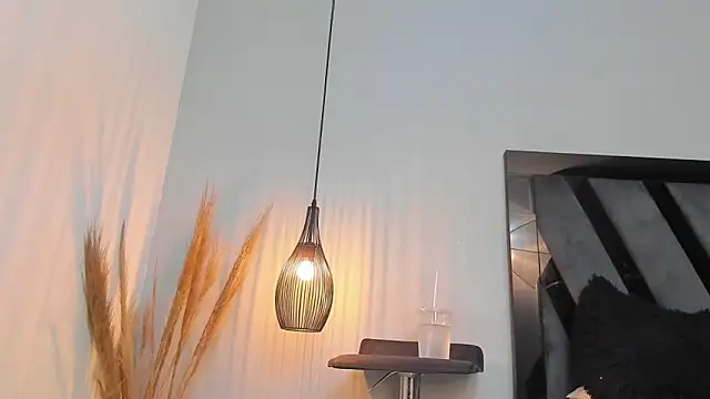 Amelia Brixton online show from 02/17/26, 05:15