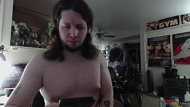 Snapshot of biggerisbetter12 chatting on 02/16/26, 03:41 biggerisbetter12 online show from 02/16/26, 03:41