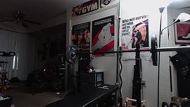 Snapshot of biggerisbetter12 chatting on 02/25/26, 04:00 biggerisbetter12 online show from 02/25/26, 04:00