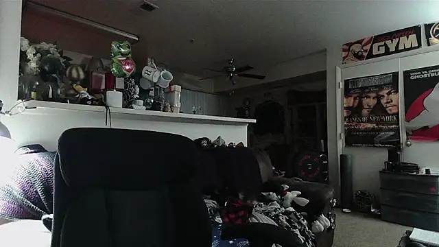 biggerisbetter12 online show from 03/27/26, 07:36