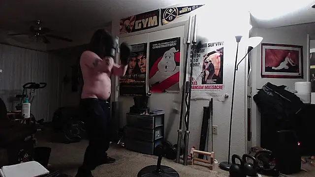 biggerisbetter12 online show from 04/05/26, 07:16