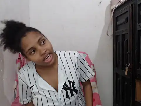 kataleya2021 online show from 12/04/25, 11:57