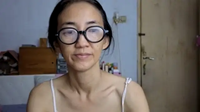 Snapshot of princessD077 chatting on 05/06/26, 04:34 princessD077 online show from 05/06/26, 04:34