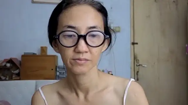 Snapshot of princessD077 chatting on 05/09/26, 04:34 princessD077 online show from 05/09/26, 04:34
