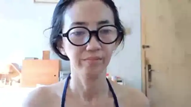Snapshot of princessD077 chatting on 05/13/26, 01:58 princessD077 online show from 05/13/26, 01:58