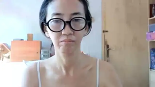 Snapshot of princessD077 chatting on 05/17/26, 02:09 princessD077 online show from 05/17/26, 02:09