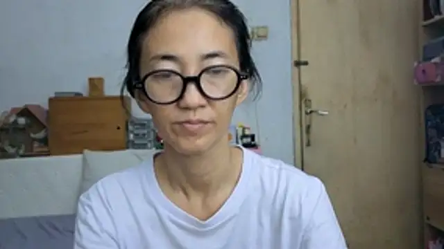 Snapshot of princessD077 chatting on 05/19/26, 04:13 princessD077 online show from 05/19/26, 04:13