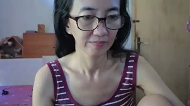 Snapshot of princessD077 chatting on 06/11/26, 07:50 princessD077 online show from 06/11/26, 07:50