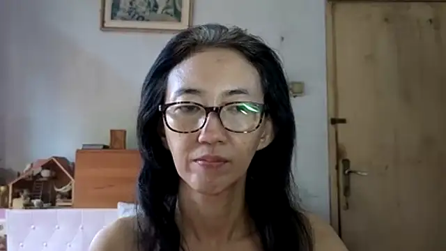 Snapshot of princessD077 chatting on 06/12/26, 03:05 princessD077 online show from 06/12/26, 03:05