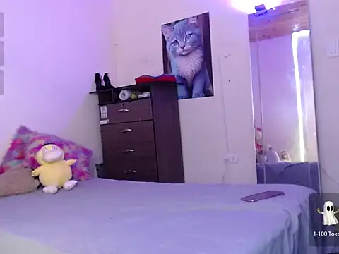 Snapshot of yvonne_jlove chatting on 10/27/25, 12:47 yvonne jlove online show from 10/27/25, 12:47