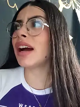 Snapshot of kaileyrivers chatting on 04/15/26, 07:58 kaileyrivers online show from 04/15/26, 07:58