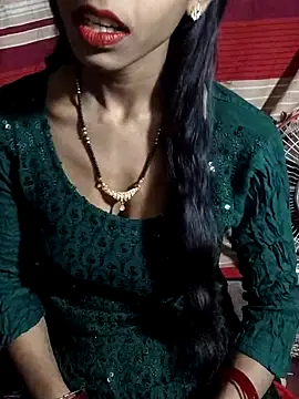 Itz Aisha   online show from 12/15/25, 06:06