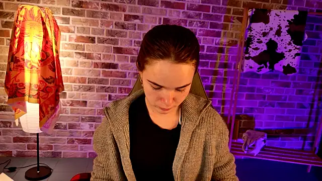 May Bloom online show from 10/19/25, 10:05