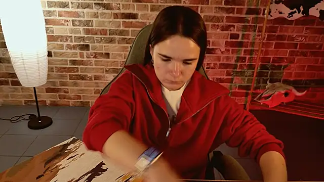 May Bloom online show from 11/10/25, 05:28