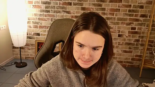 May Bloom online show from 12/17/25, 05:02