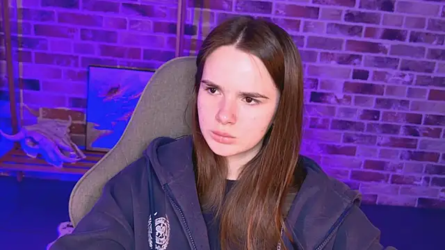 May Bloom online show from 04/15/26, 02:13