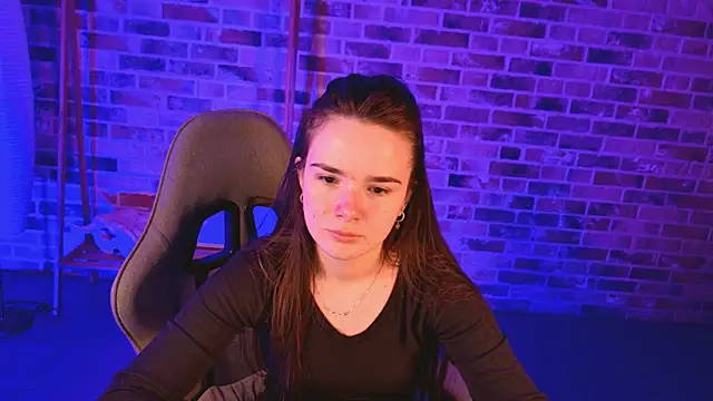 May Bloom online show from 04/18/26, 10:08